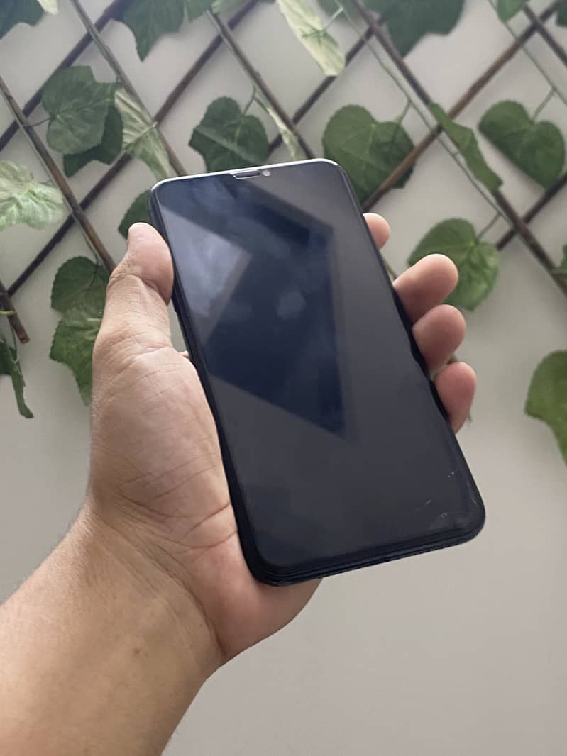 Apple iPhone 11 Pro Max 3