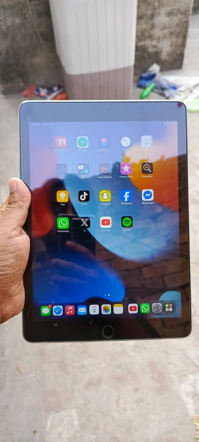 ipad air 2 64gb neat and clean condition