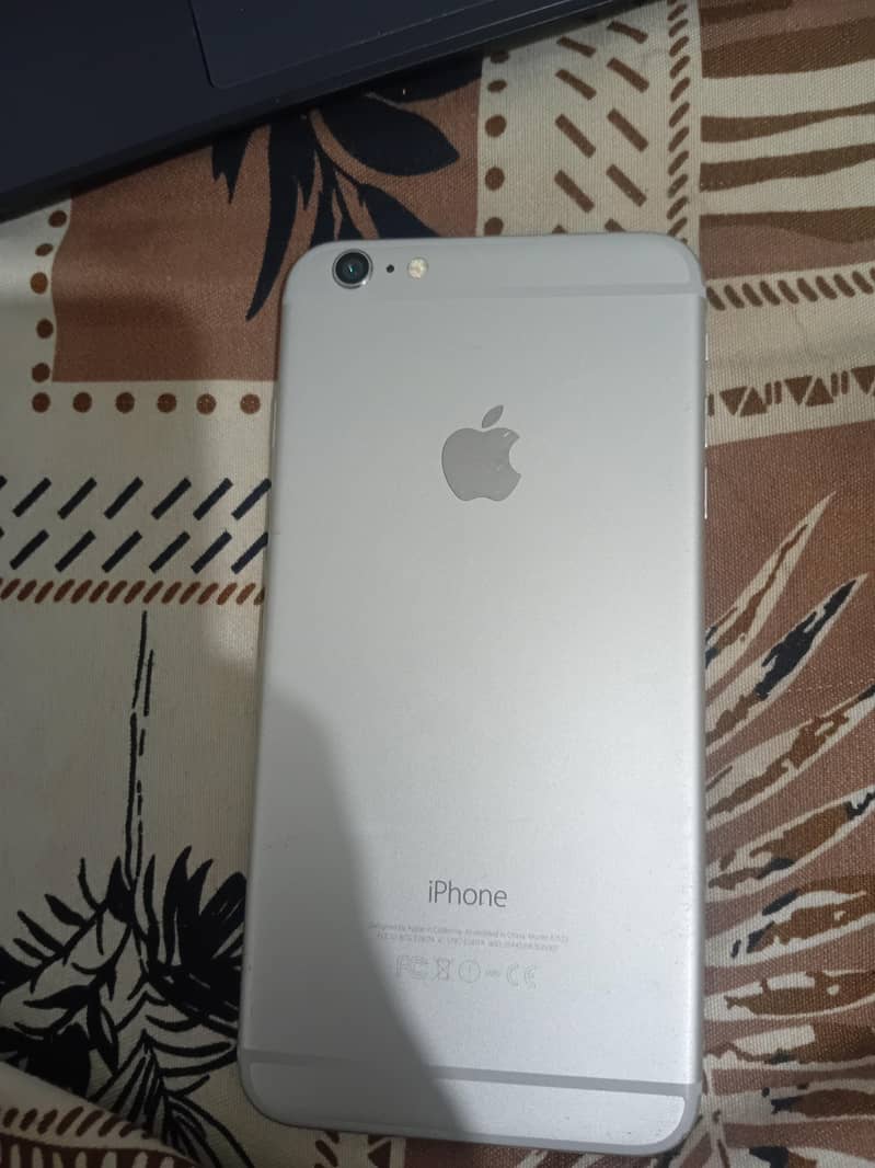 Apple iPhone 6 Plus 1