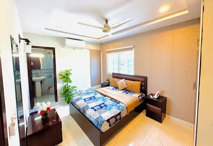 Daily basis weekly basis one bedrooms fully furnished luxury apartments available for rent Gulberg greens Islamabad