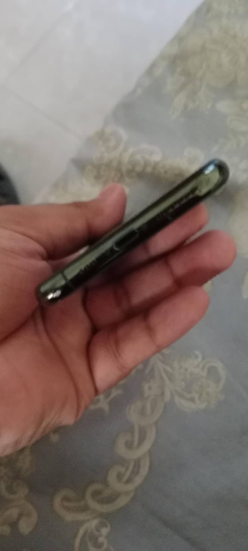 Apple iPhone 11 Pro 4