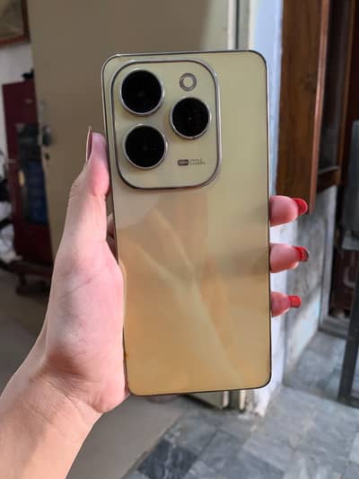 Infinix Hot 40 Pro