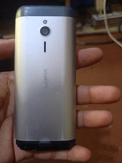 Nokia C7