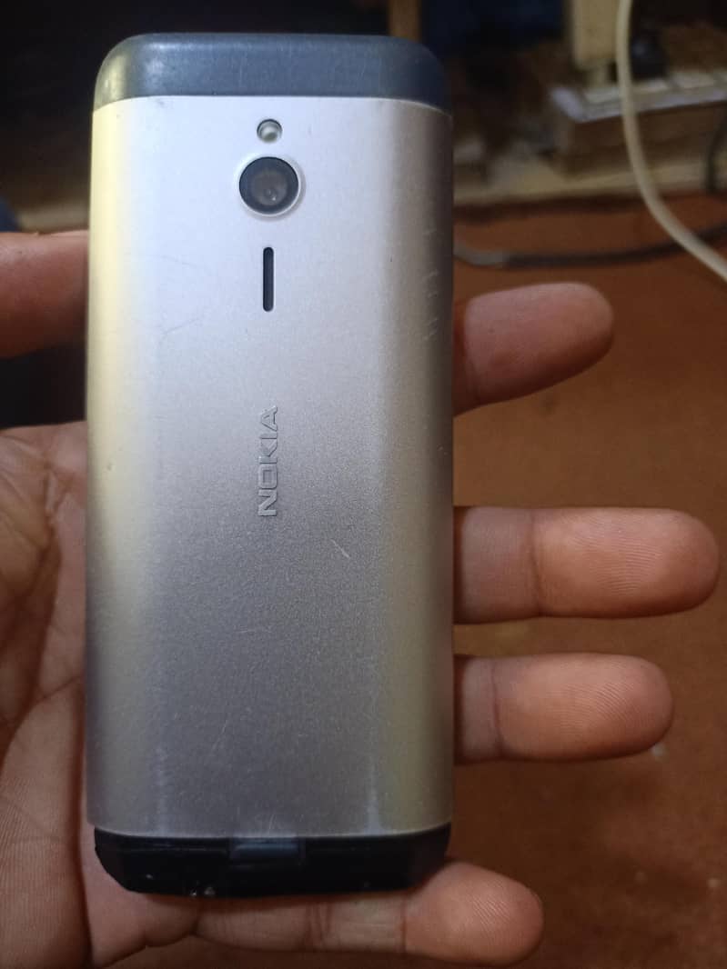 Nokia C7 0