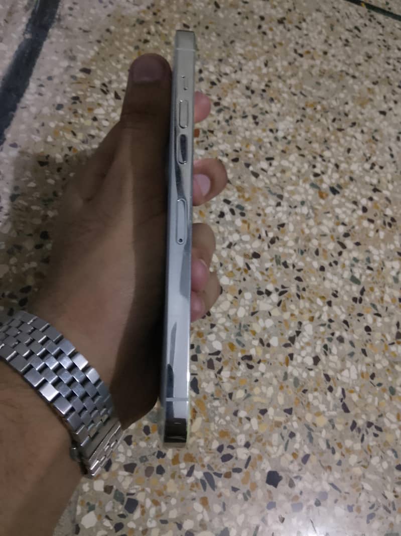 Apple iPhone 14 Pro Max 4