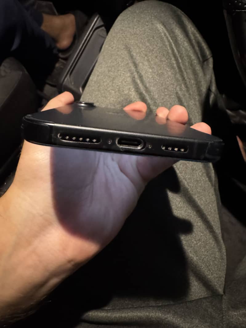Apple iPhone 16 Plus 4