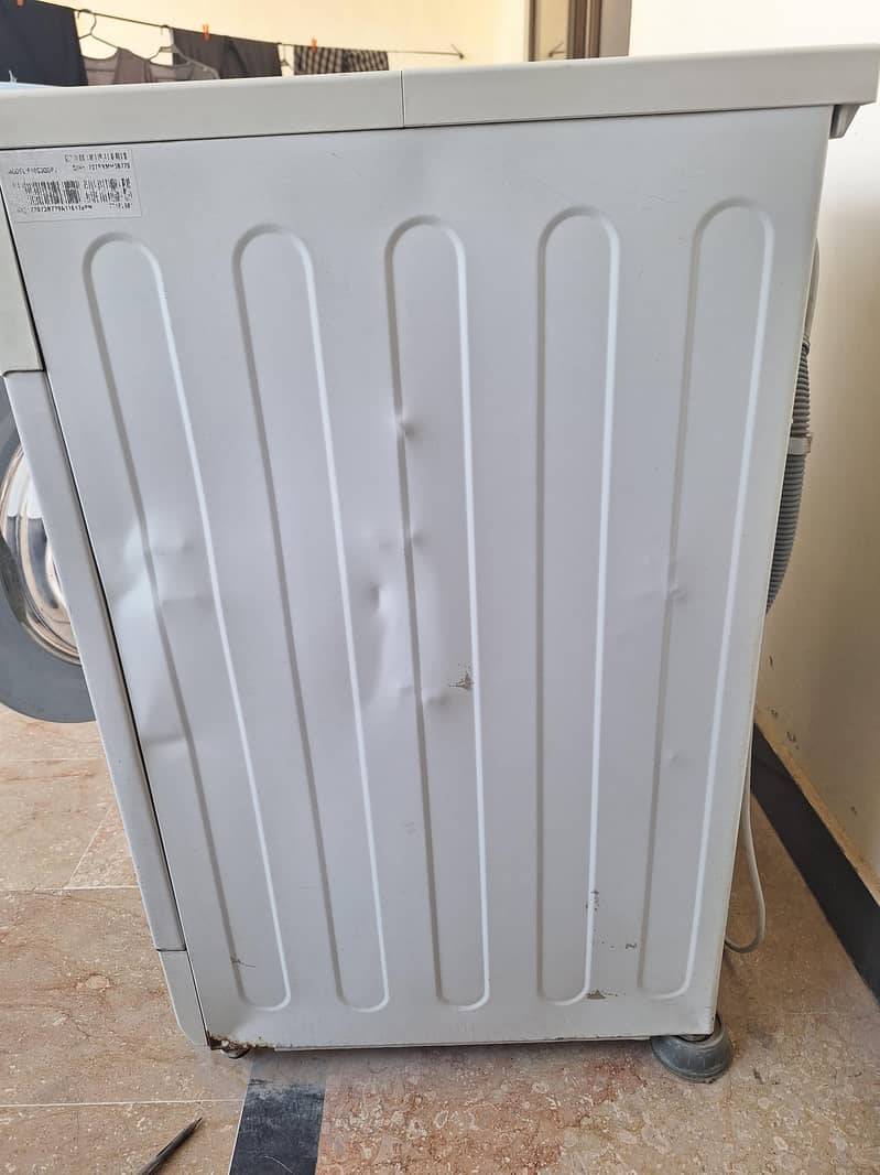LG 7KG Front Load Automatic Machine 2