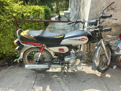 urgent for sale Honda cd 70 2023 model original tank or cover k 7 mily