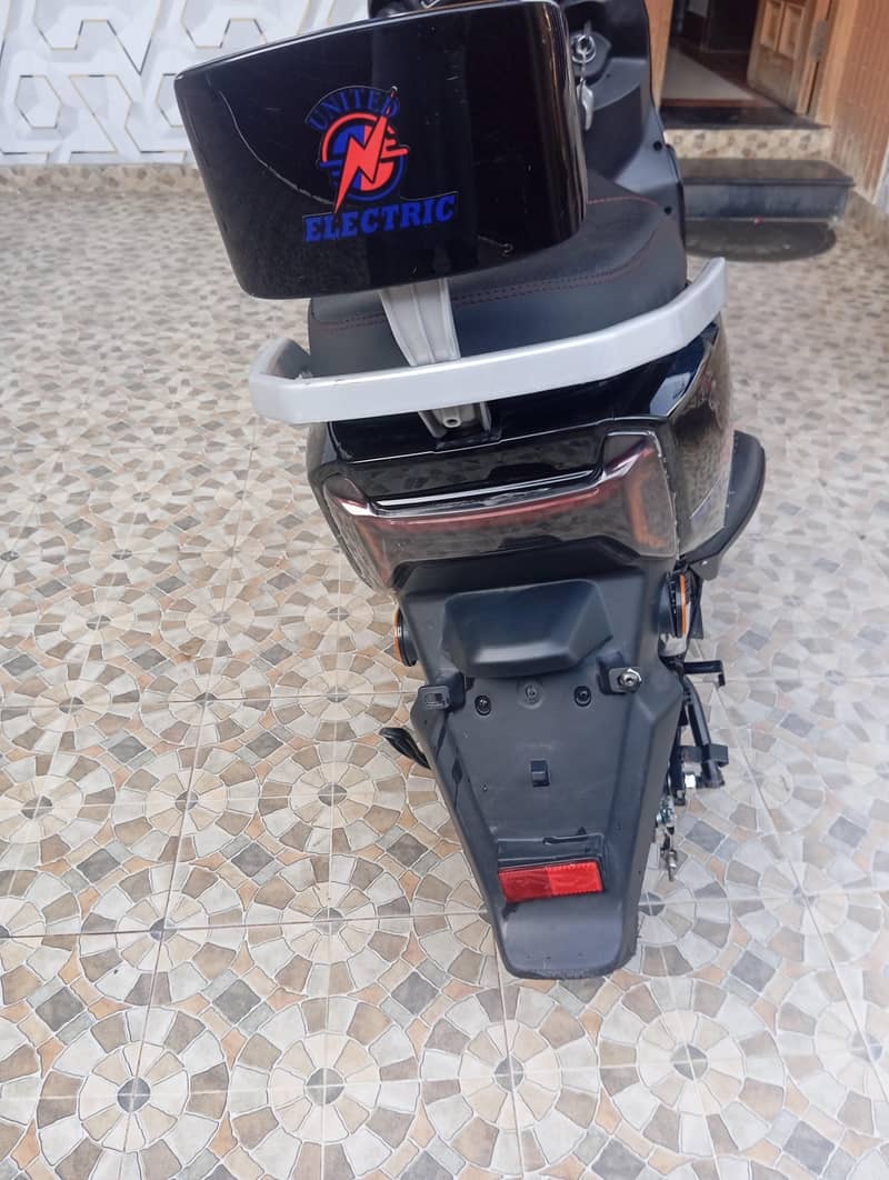 scooty 2