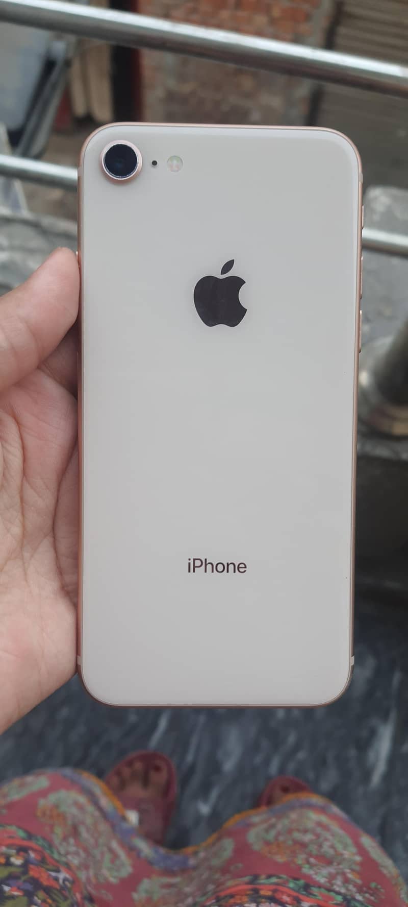 Apple iPhone 8 1