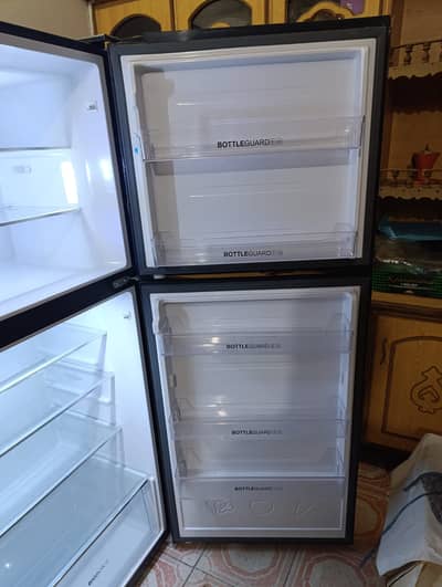 Haier Digital Inverter Refrigerator 398IDRA1: DC/368L/Red Glass