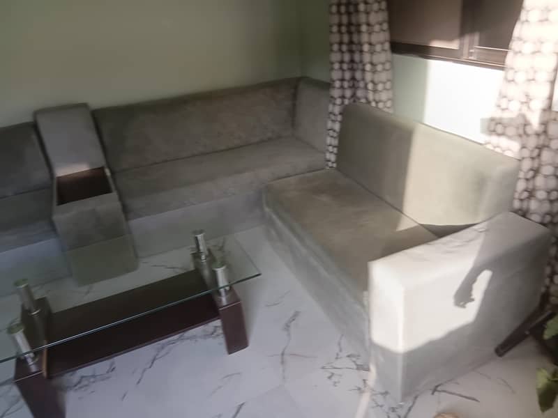 sofa set with table. 2
