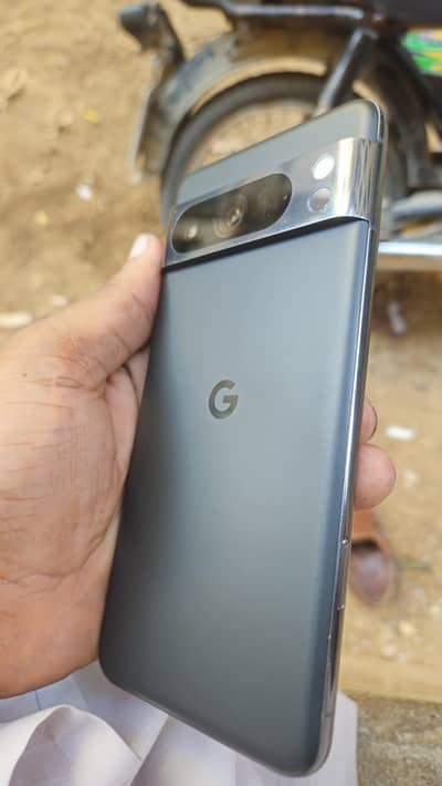 Google Pixel 8 Pro