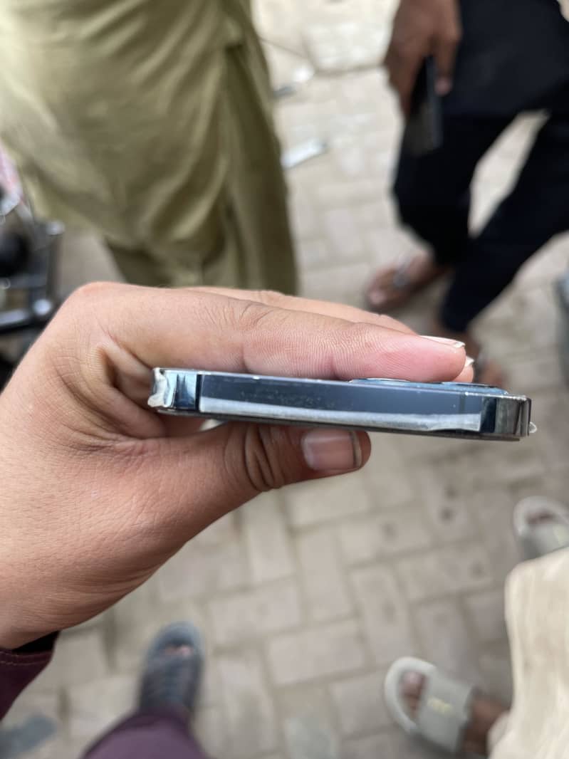 Apple iPhone 12 Pro 4