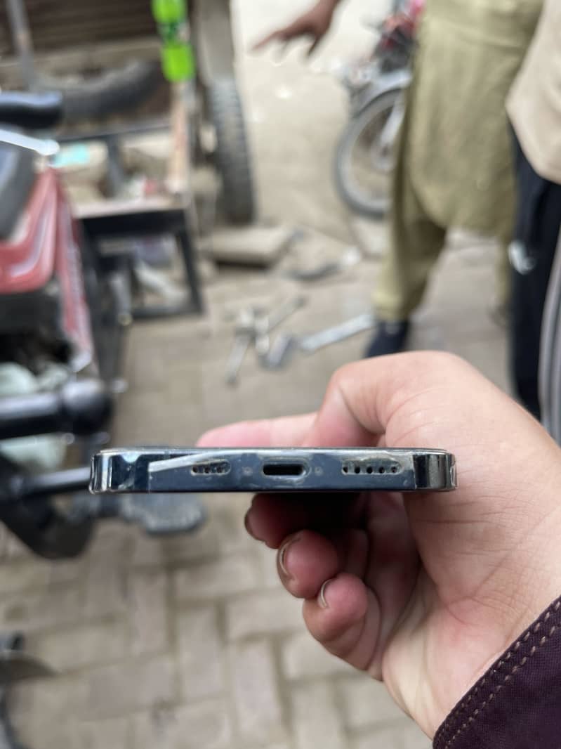 Apple iPhone 12 Pro 6