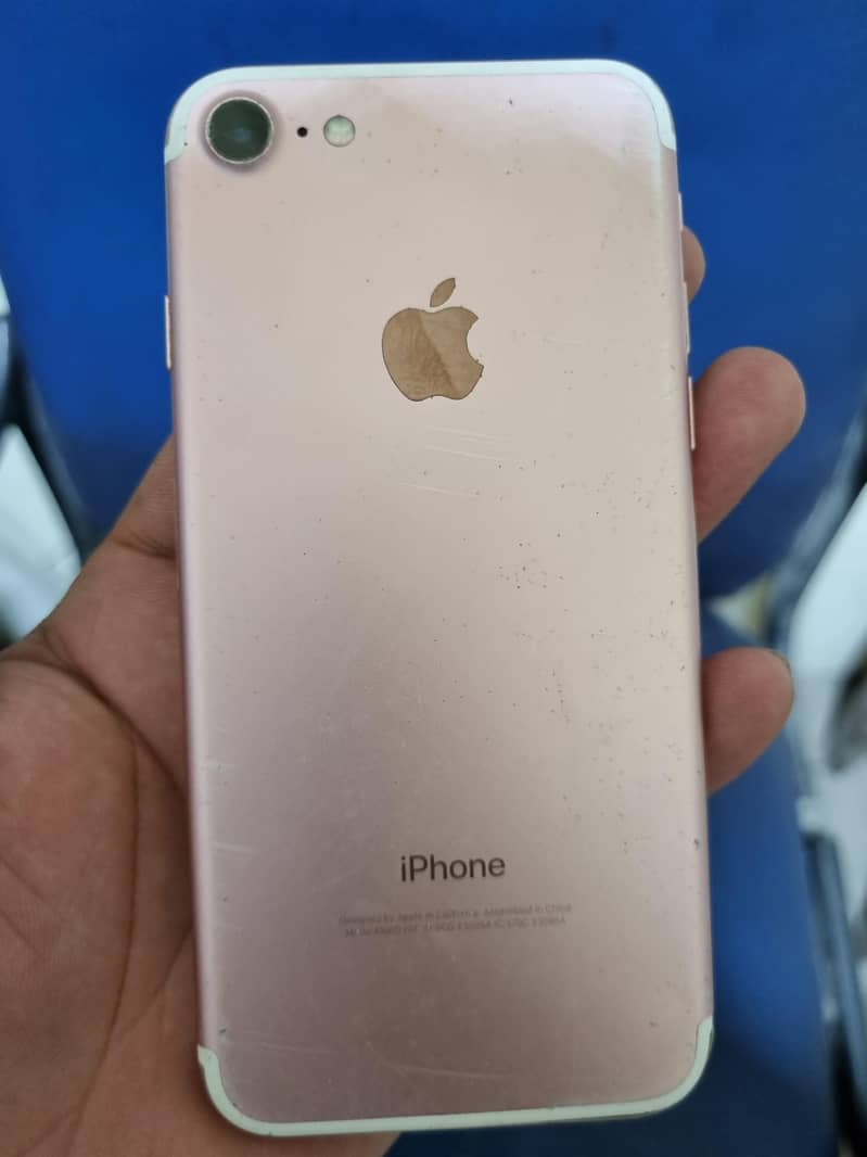 Apple iPhone 7 0