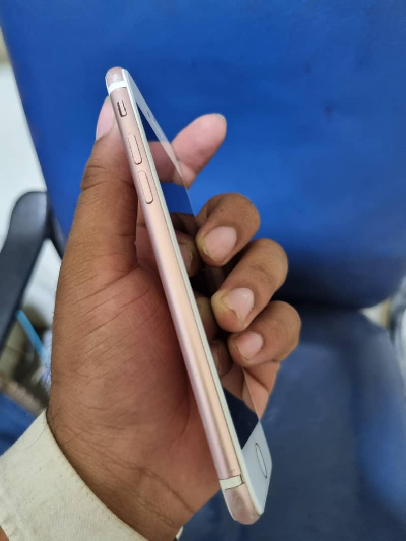 Apple iPhone 7 4