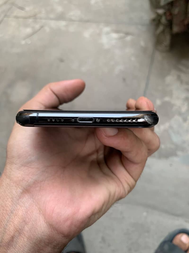 Apple iPhone 11 Pro Max 7