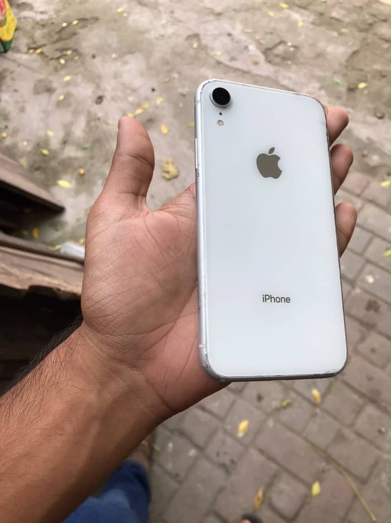 Apple iPhone XR Jv non pta hn. 03196176045 1