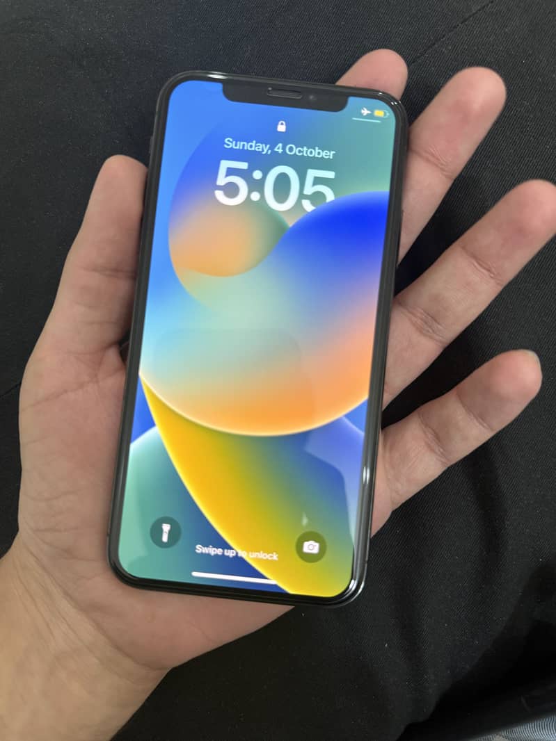 Apple iPhone X 4