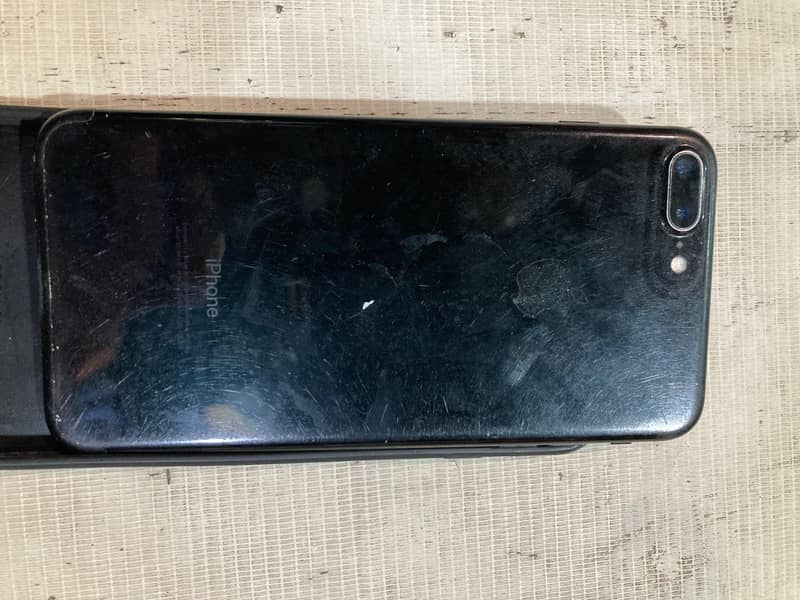 Apple iPhone 7 Plus 1