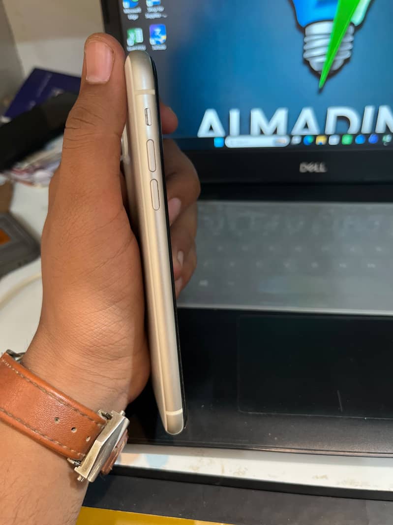 Apple iPhone 11 2