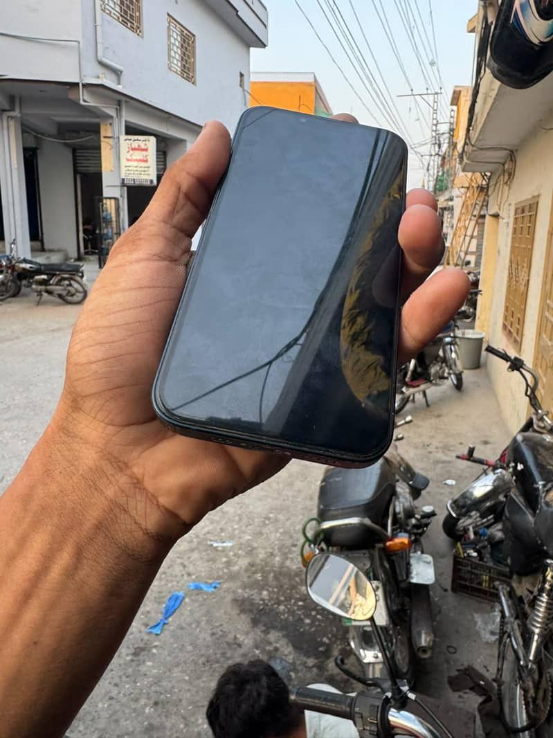 Apple iPhone 13 3