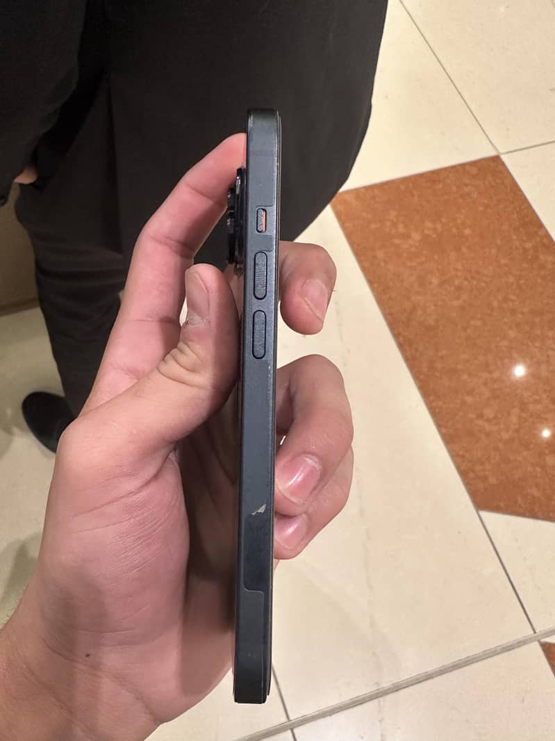 Apple iPhone 14 5