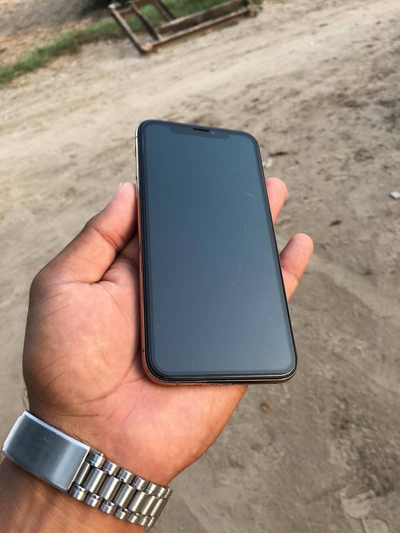 Apple iPhone XS 3