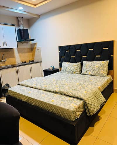 Daily basis weekly basis one bedrooms fully furnished luxury apartments available for rent Gulberg greens Islamabad