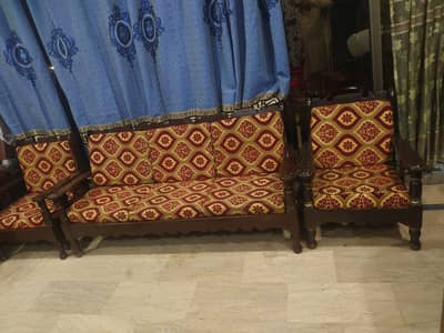 5-Seater Wooden Sofa Set (3+1+1) Excellent Condition 03205890505