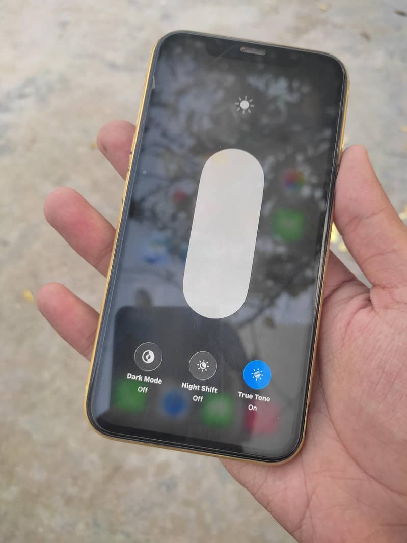 Apple iPhone 11 7