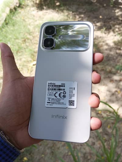 Infinix Smart 20 8/128GB 11 months warranty complete box