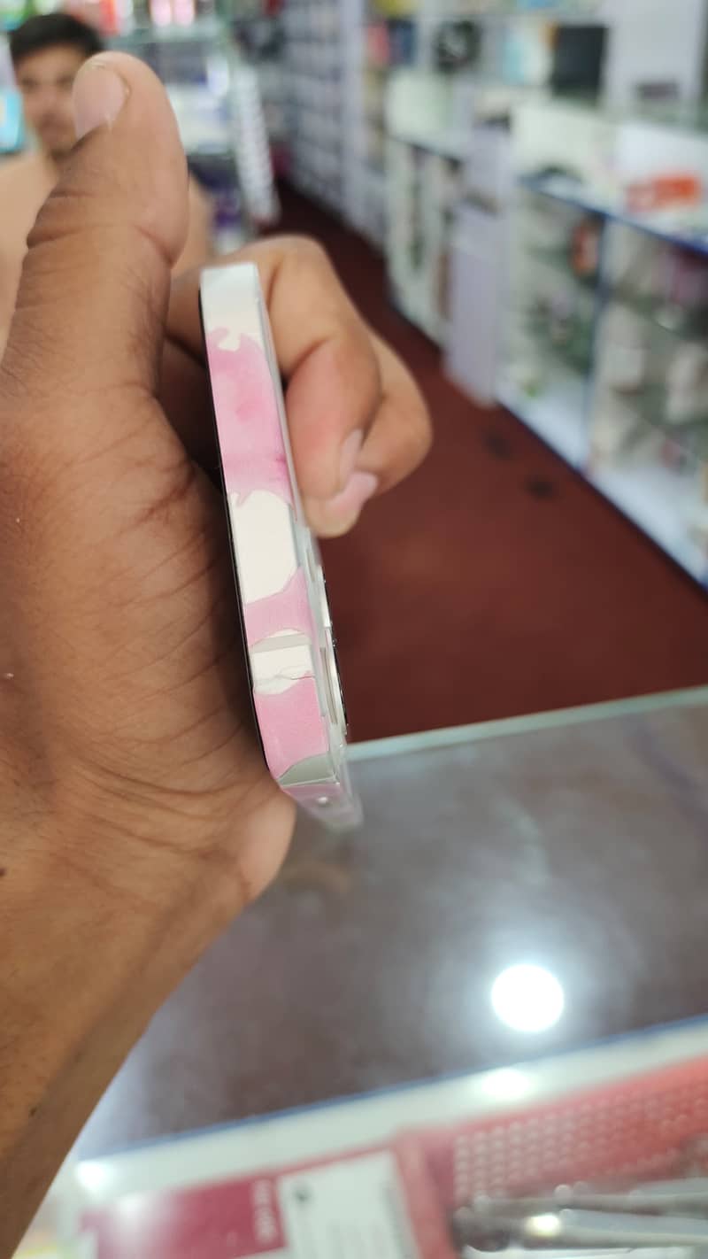 Apple iPhone 13 1