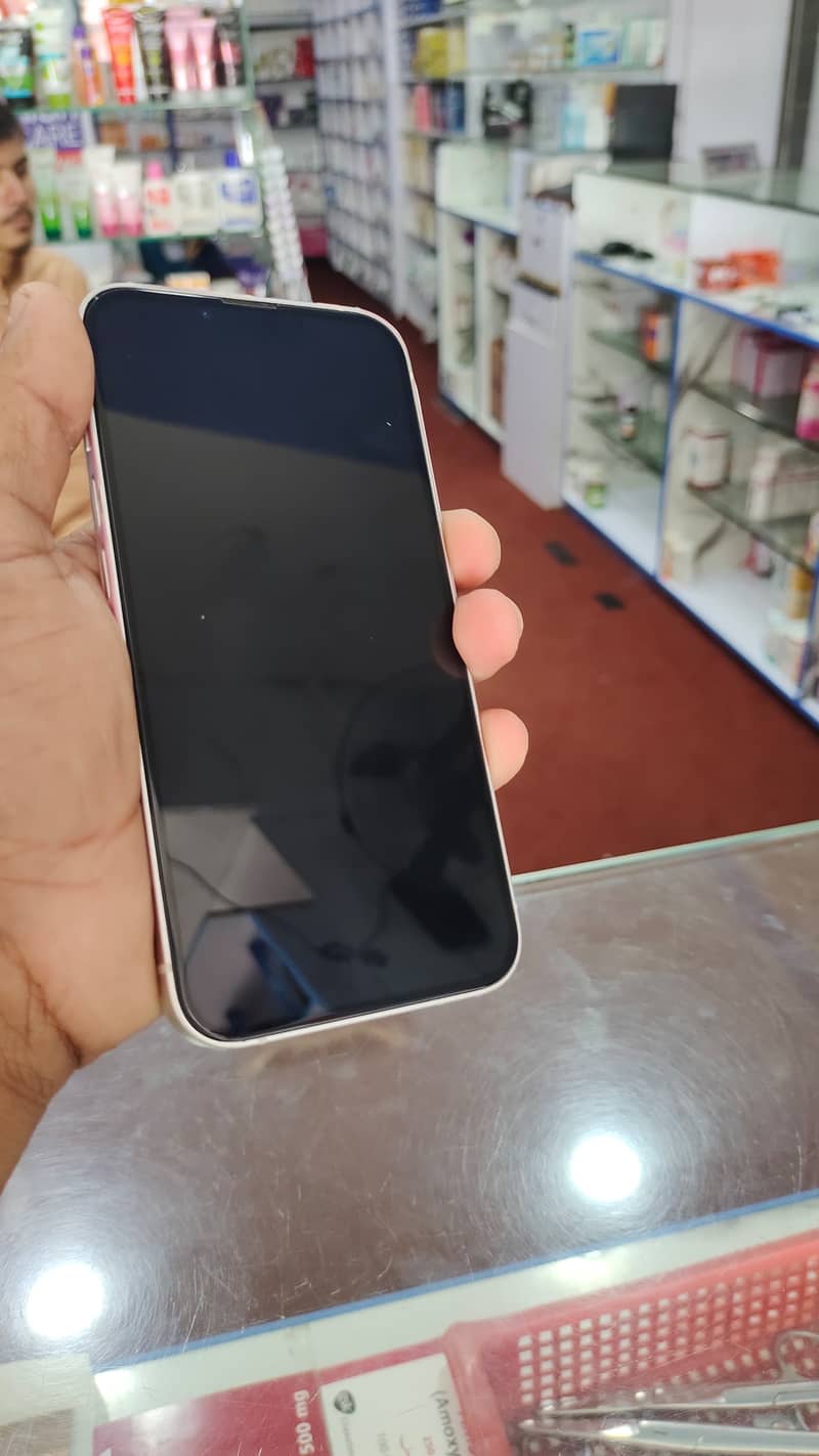 Apple iPhone 13 2