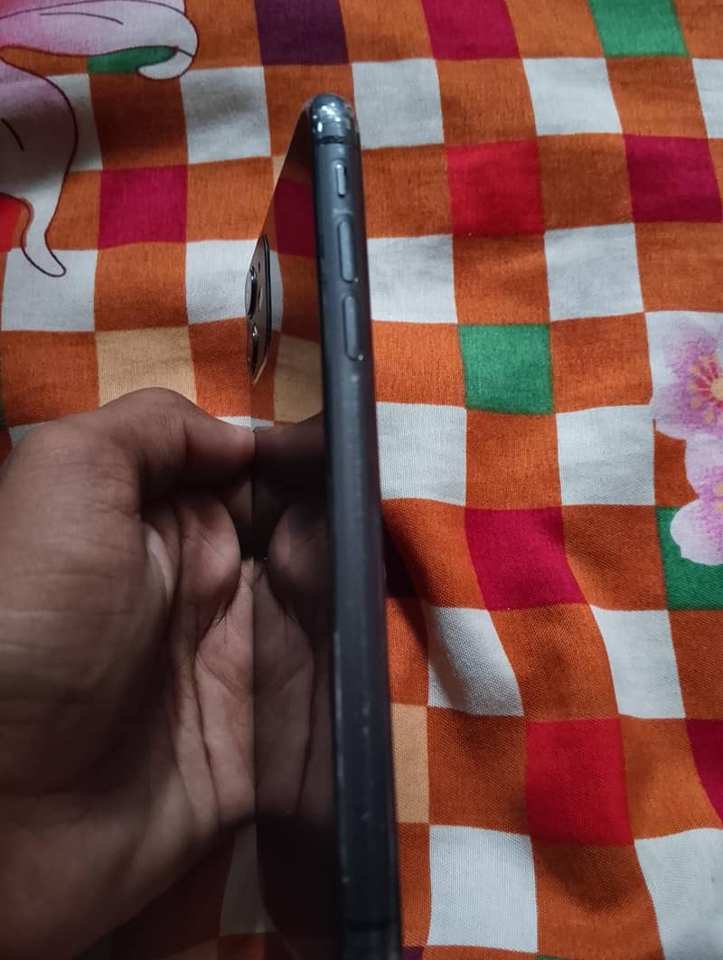 Apple iPhone 11 5