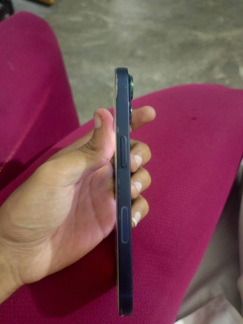Apple iPhone 13 3