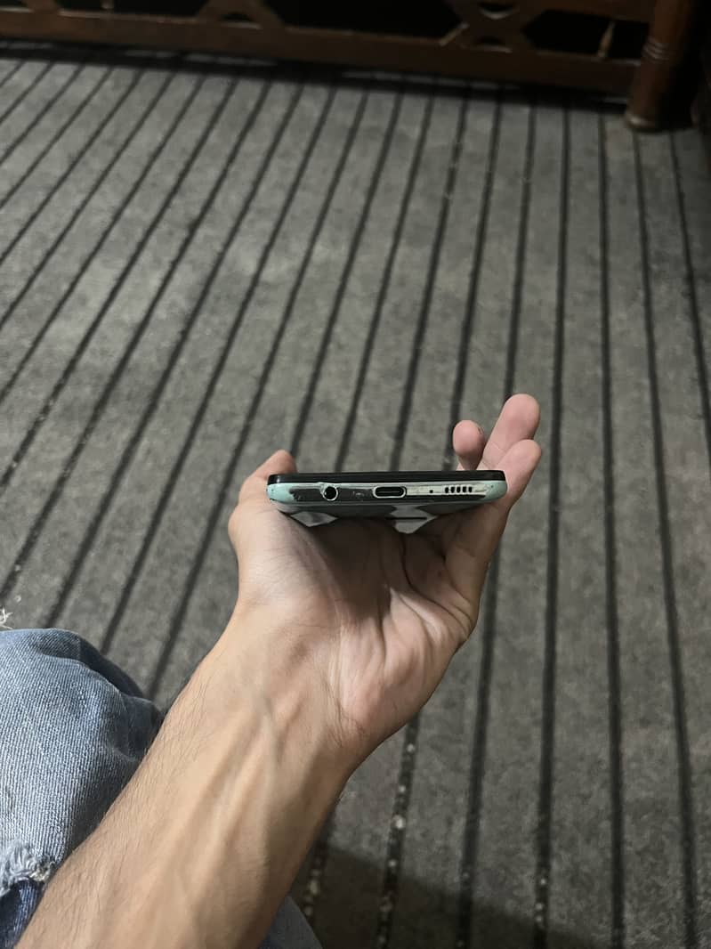 Samsung Mobile A51 7