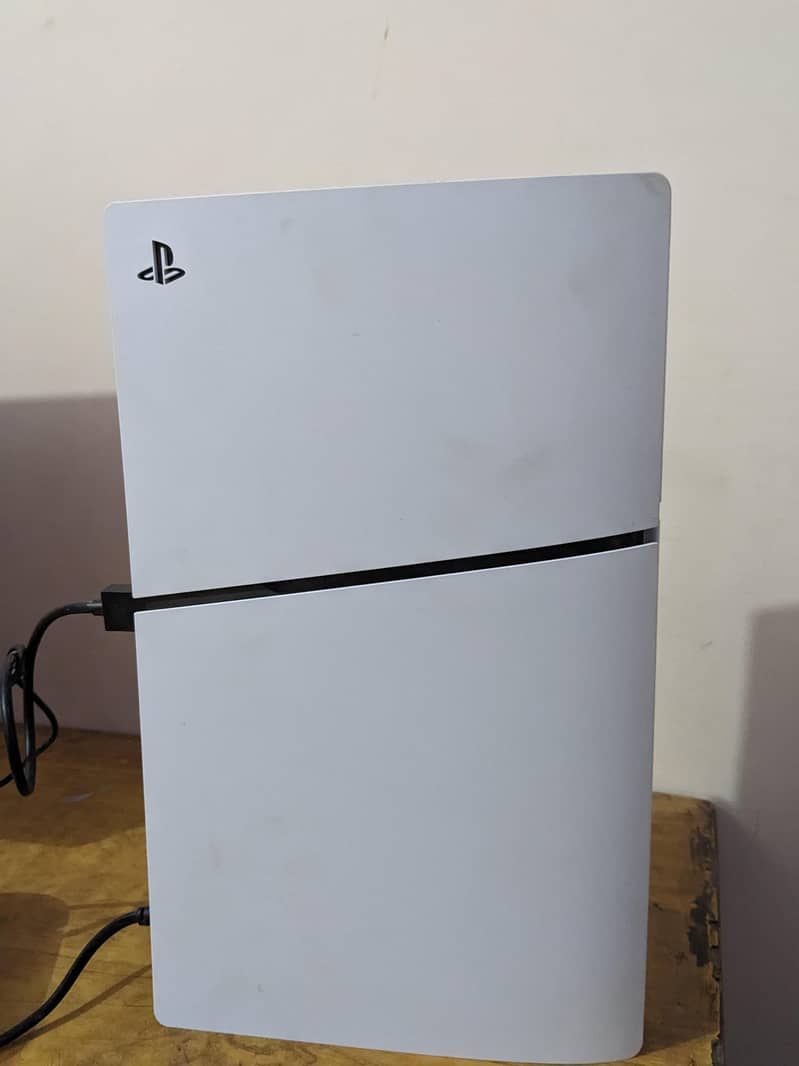ps5 slim disk edition with 2 controllers 3