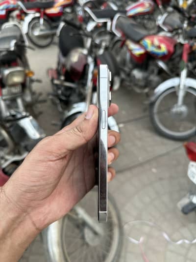 Apple iPhone 14 Pro Max iCloud lock