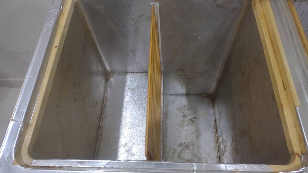 Large Deep Freezer – Good Working Condition 2