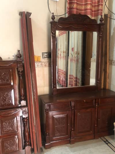 King Size Bed And Dressing Table