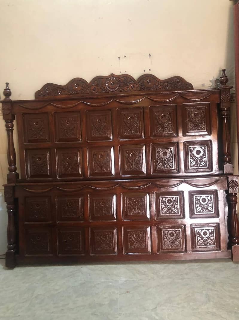 King Size Bed And Dressing Table 1