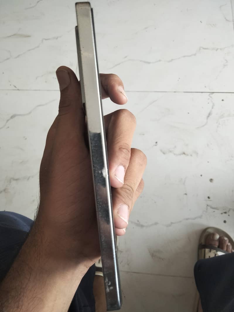 Infinix Note 40 4