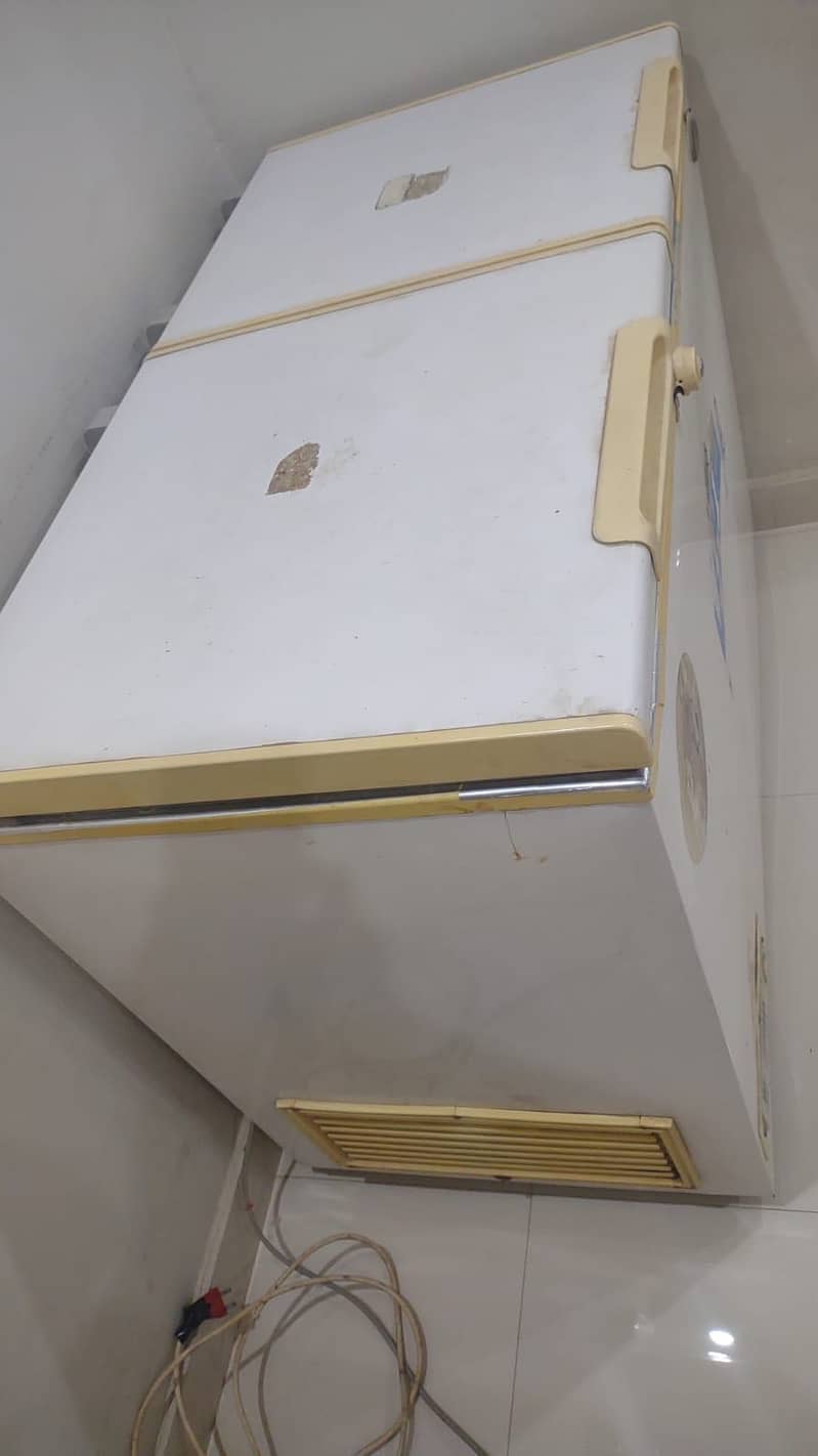 Deep Freezer large Good Working Condition 1
