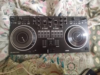 pioneer dj-ddj-rev1 professional DJ setup