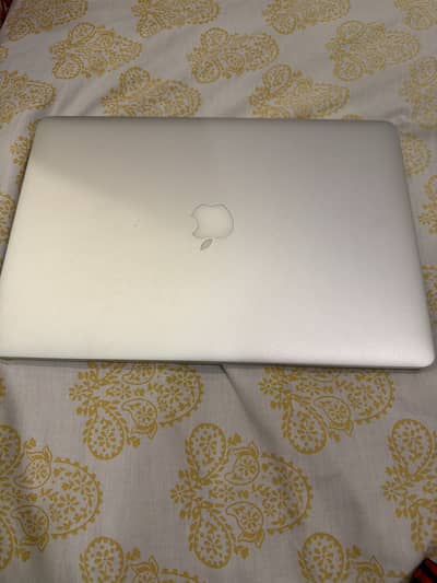 MacBook Pro (Retina, 15-inch, Mid 2014)Processor 2.2 GHz Intel Core i7