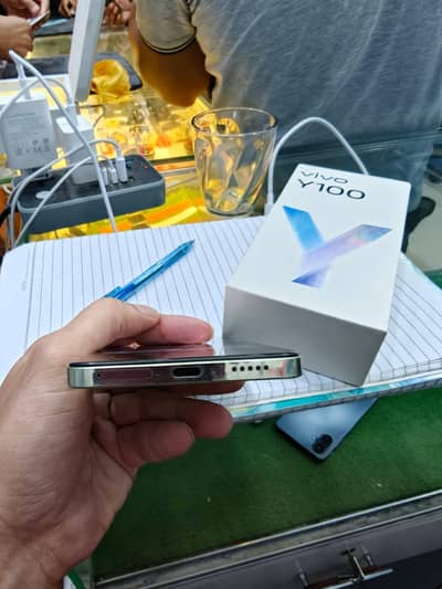 Vivo Y100 8 128  gb