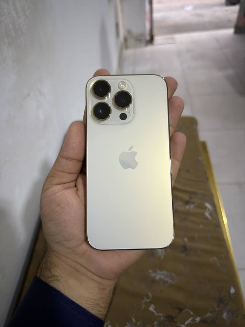 Apple iPhone 14 Pro 1