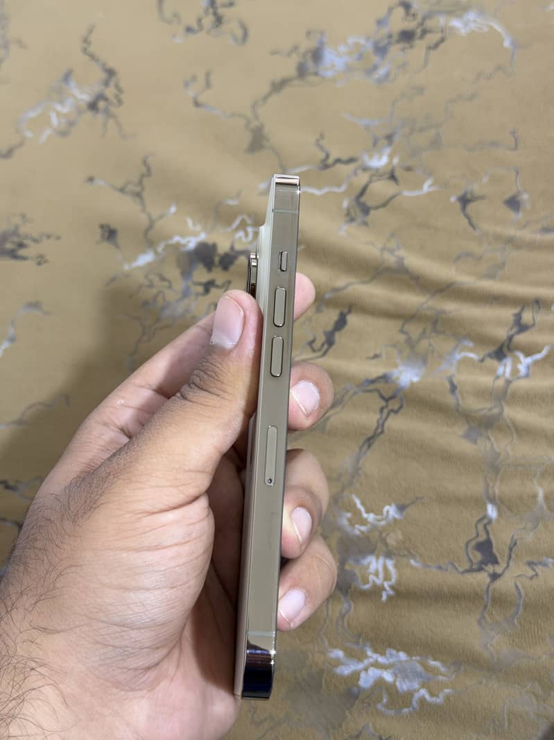 Apple iPhone 14 Pro 3